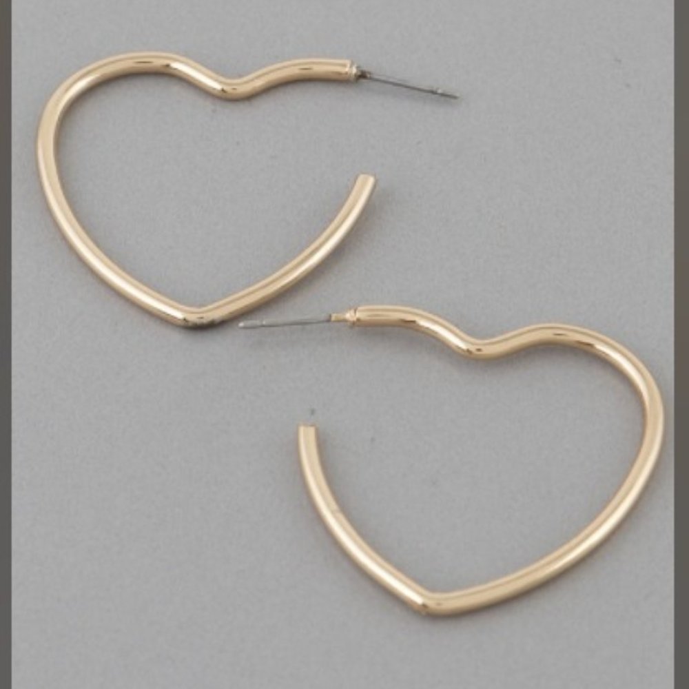 SIMPLE HEART SHAPE HOOP STYLE EARRINGS